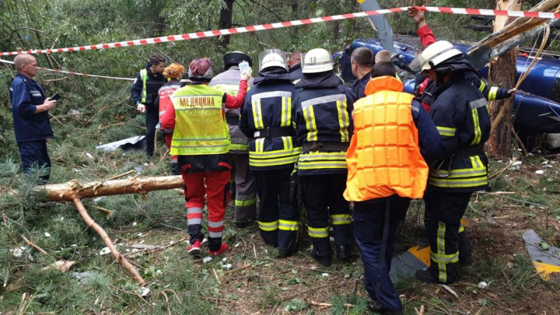 В Киеве упал вертолет, есть пострадавшие